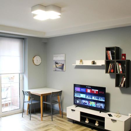 2V1 - Blloku Bkt Apartment Tirana Bagian luar foto