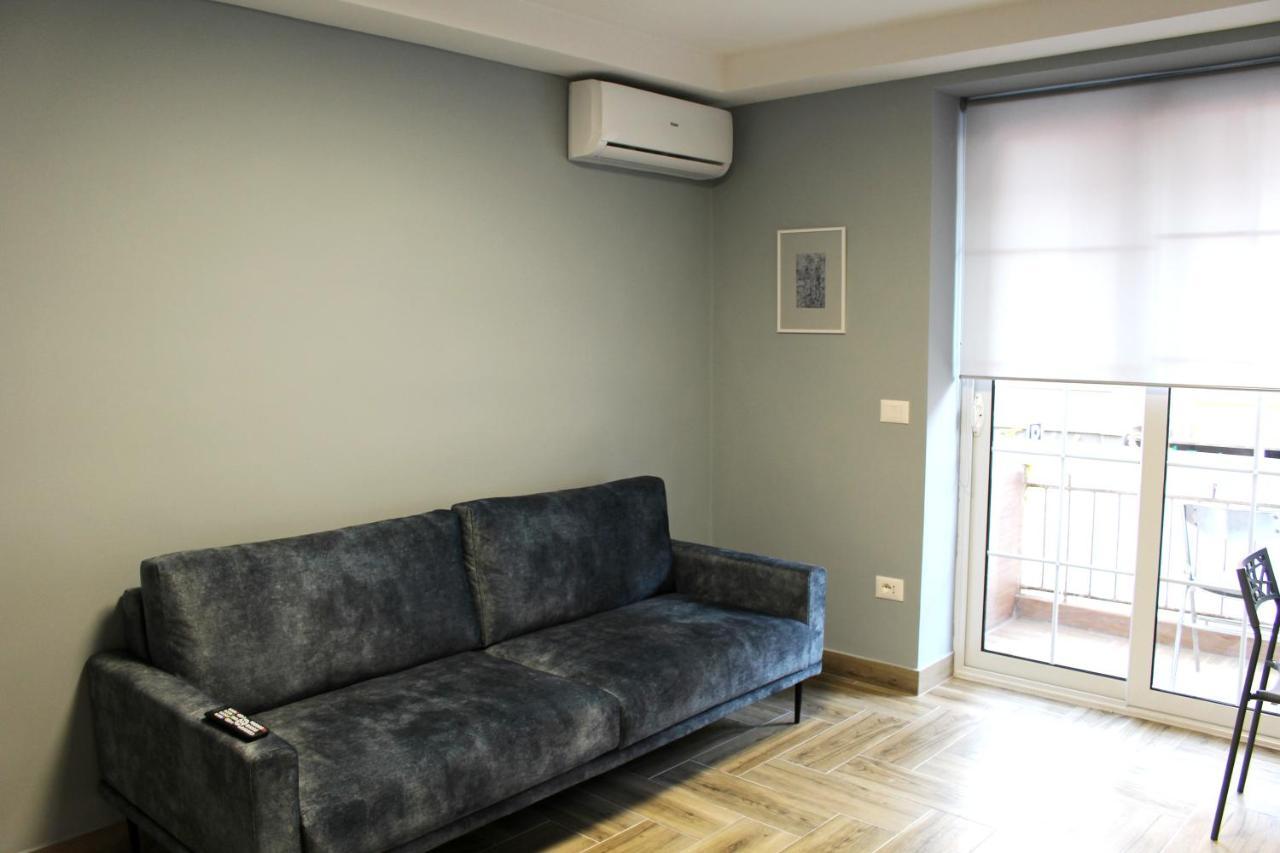 2V1 - Blloku Bkt Apartment Tirana Bagian luar foto