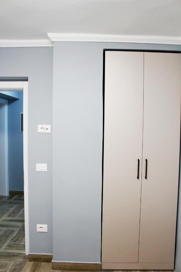 2V1 - Blloku Bkt Apartment Tirana Bagian luar foto